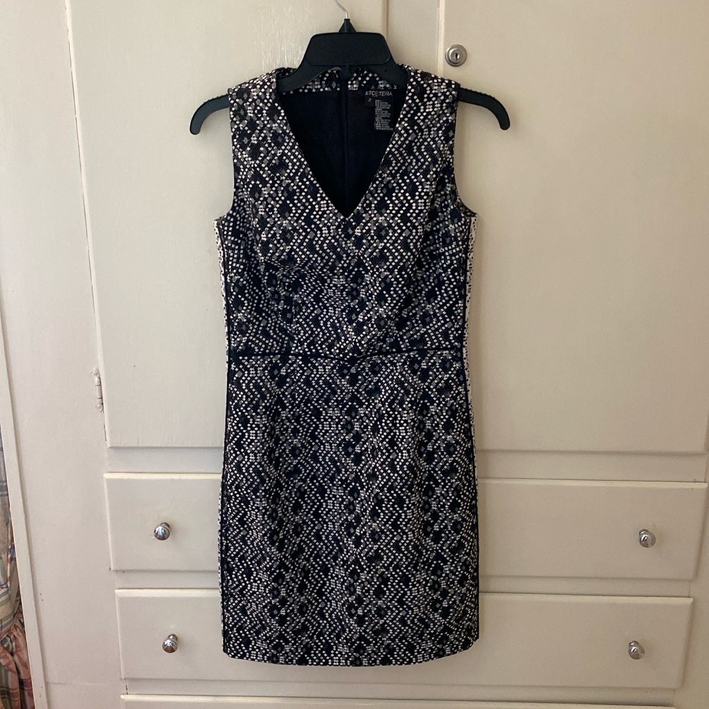 Sheath Style Sleeveless Body Con Cocktail Dress Black White Etcetera Size 2